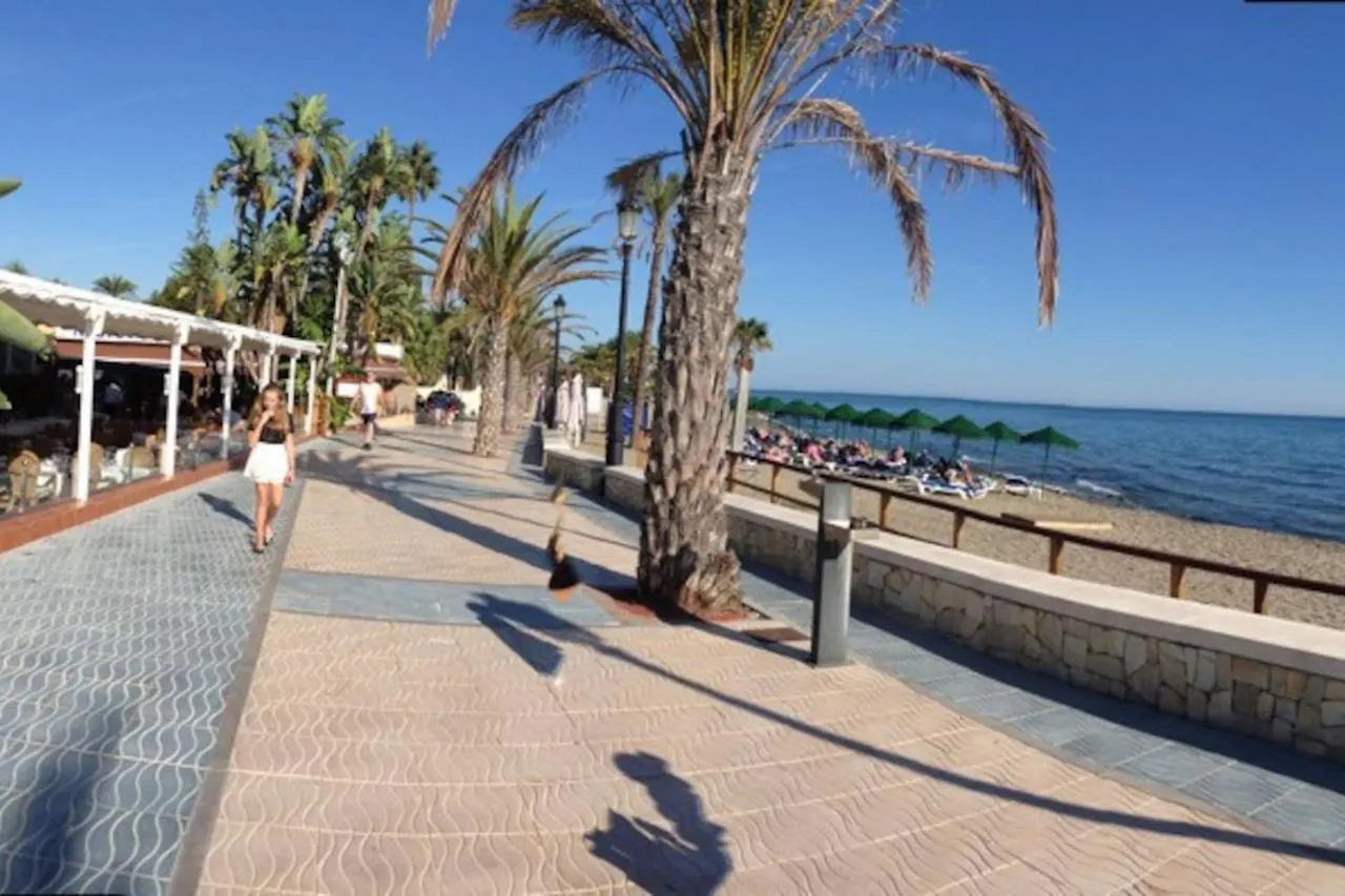Lovely Beachfront Apartment Puerto Banus Marbella